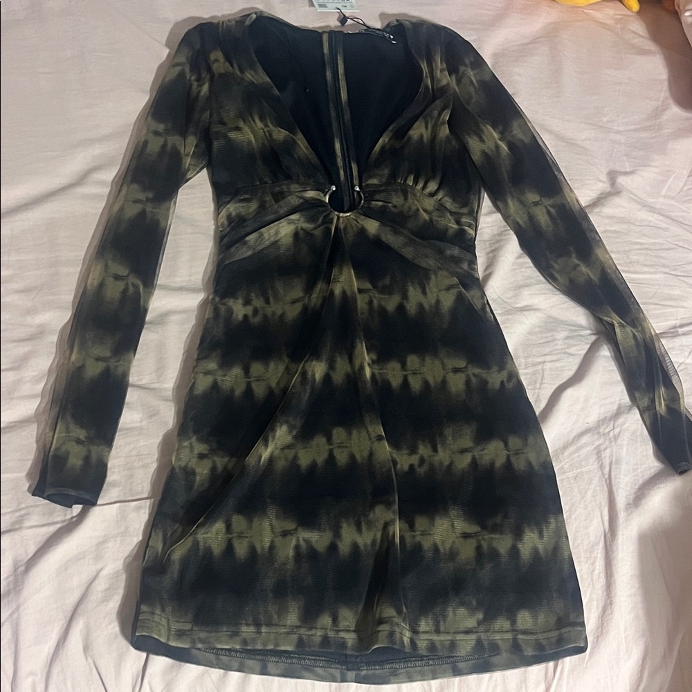 Zara Black and Green Long Sleeve Dress